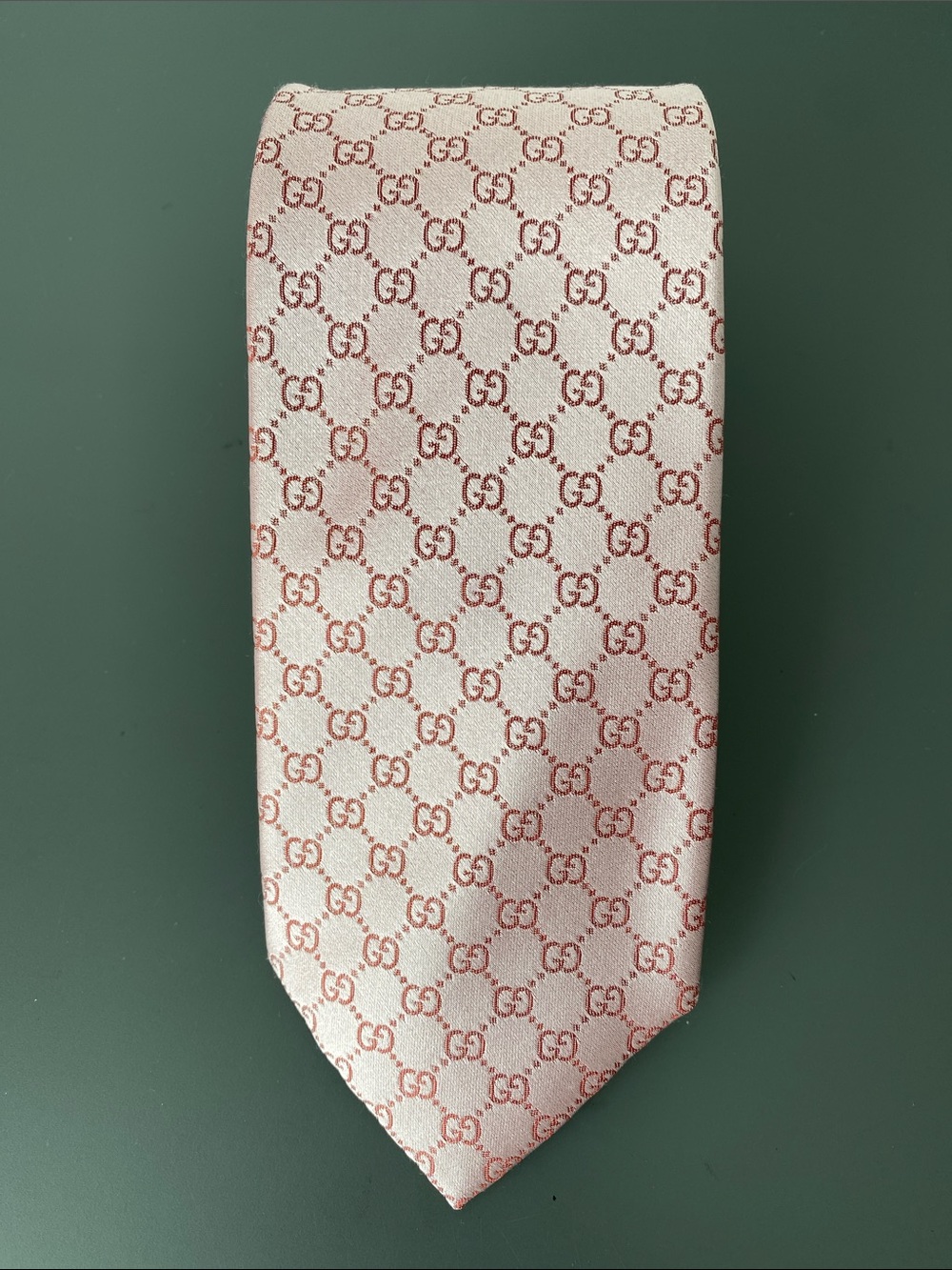Gucci Light Pink GG Logo Silk Italian Tie Designers Luxury Sleek Party Office